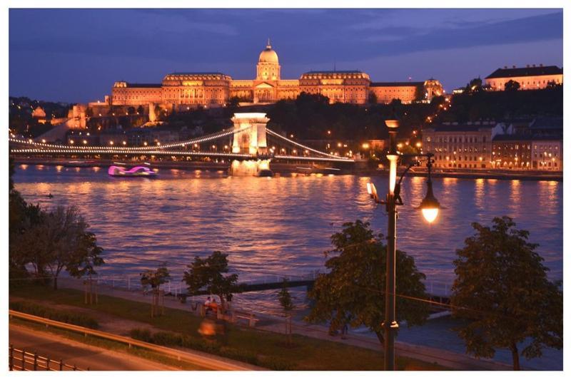 Full Danube -castle Panorama Classic *